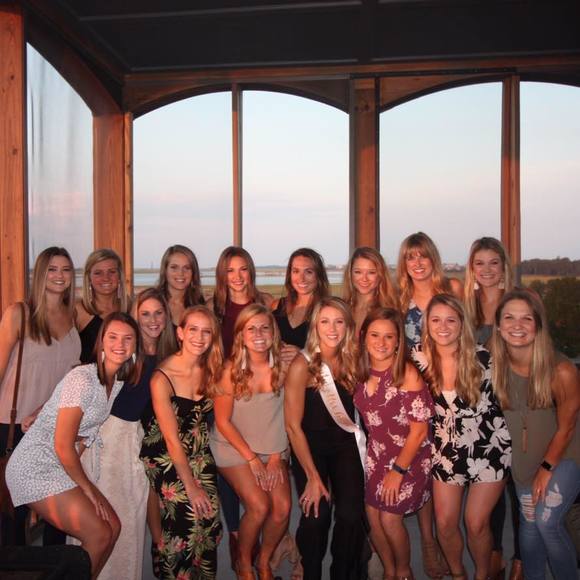 Meet your Posher, Danielle - Picture 1 of 1